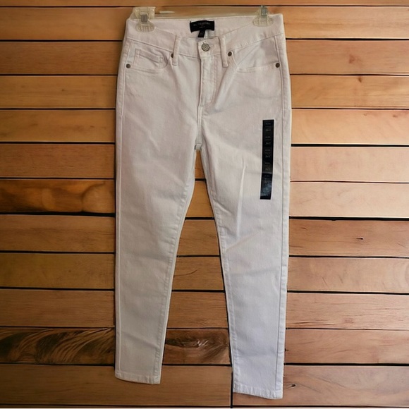 Banana Republic Denim - 🆕🌸Banana Republic Women’s  Skinny Fit Jeans White Size 26(2) Petite NWOT